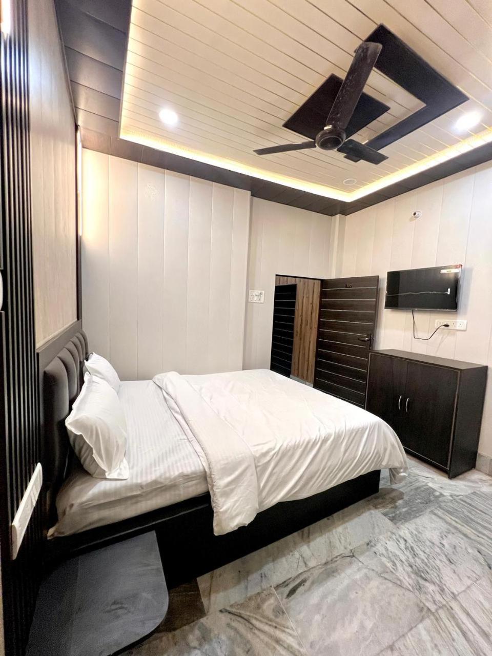 Durga P Guest House Near Harishchandra Ghat Varanasi Exterior foto